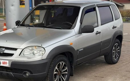 Chevrolet Niva I рестайлинг, 2010 год, 475 000 рублей, 2 фотография