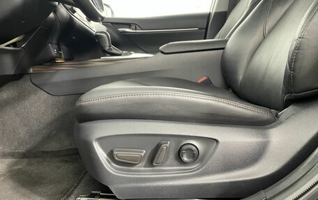 Toyota Camry, 2019 год, 2 549 000 рублей, 10 фотография