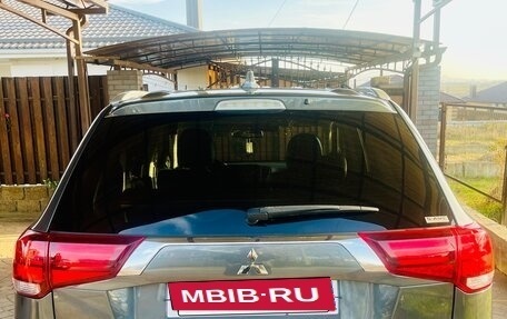 Mitsubishi Outlander III рестайлинг 3, 2020 год, 2 600 000 рублей, 5 фотография