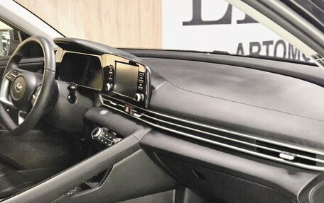 Hyundai Elantra, 2022 год, 1 999 000 рублей, 10 фотография