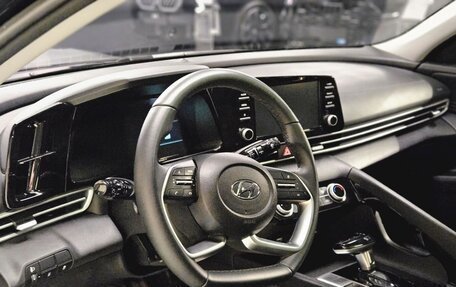 Hyundai Elantra, 2022 год, 1 999 000 рублей, 13 фотография