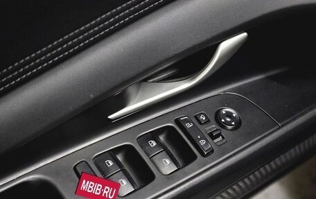 Hyundai Elantra, 2022 год, 1 999 000 рублей, 15 фотография