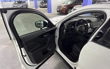 Jaguar F-Pace, 2016 год, 2 175 000 рублей, 9 фотография