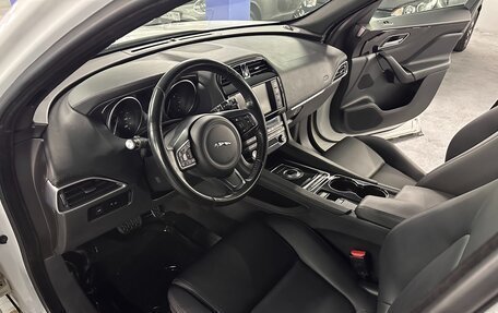 Jaguar F-Pace, 2016 год, 2 175 000 рублей, 11 фотография