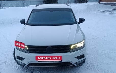 Volkswagen Tiguan II, 2019 год, 2 740 000 рублей, 6 фотография