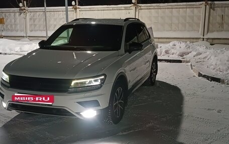 Volkswagen Tiguan II, 2019 год, 2 740 000 рублей, 2 фотография