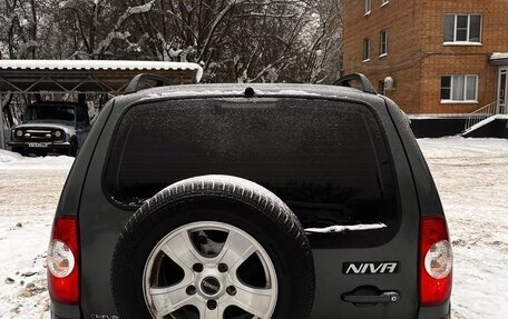 Chevrolet Niva I рестайлинг, 2011 год, 700 000 рублей, 4 фотография