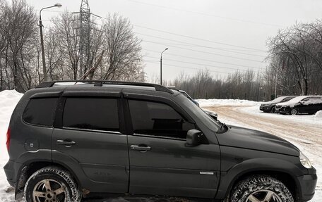Chevrolet Niva I рестайлинг, 2011 год, 700 000 рублей, 3 фотография
