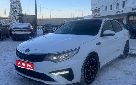 KIA Optima IV, 2018 год, 1 750 000 рублей, 3 фотография