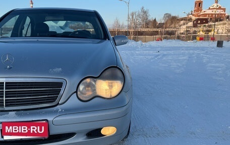 Mercedes-Benz C-Класс, 2003 год, 675 000 рублей, 3 фотография