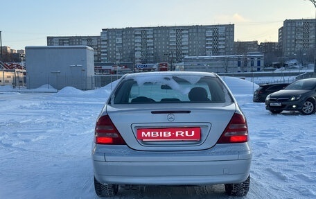 Mercedes-Benz C-Класс, 2003 год, 675 000 рублей, 8 фотография