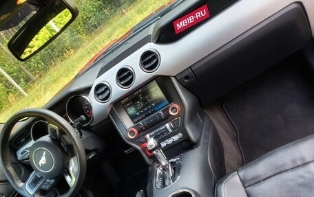 Ford Mustang VI рестайлинг, 2014 год, 2 699 000 рублей, 6 фотография