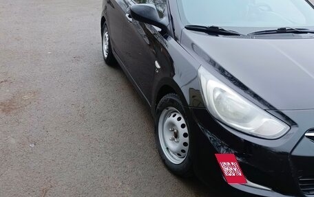 Hyundai Solaris II рестайлинг, 2012 год, 700 000 рублей, 2 фотография