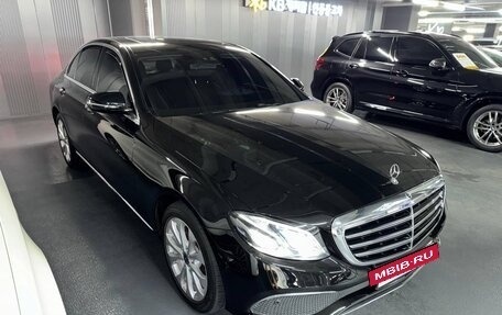 Mercedes-Benz E-Класс, 2019 год, 4 200 000 рублей, 4 фотография