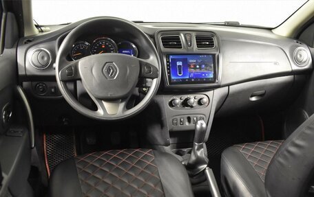 Renault Logan II, 2016 год, 869 900 рублей, 6 фотография