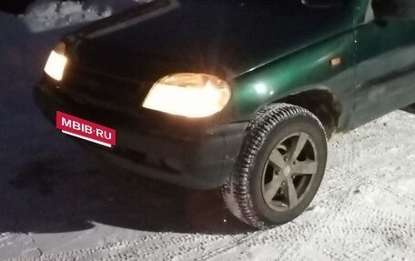 Chevrolet Niva I рестайлинг, 2004 год, 150 000 рублей, 3 фотография