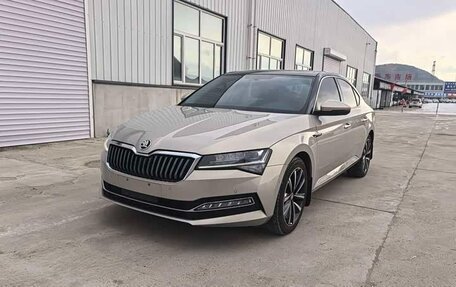 Skoda Superb III рестайлинг, 2022 год, 2 280 000 рублей, 3 фотография