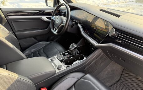 Volkswagen Touareg III, 2019 год, 4 400 000 рублей, 7 фотография