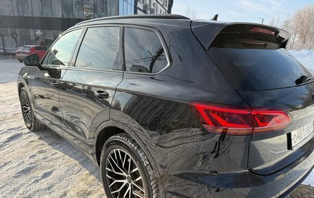 Volkswagen Touareg III, 2019 год, 4 400 000 рублей, 5 фотография