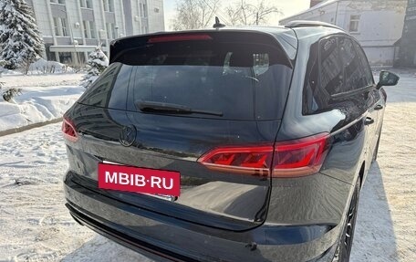 Volkswagen Touareg III, 2019 год, 4 400 000 рублей, 6 фотография