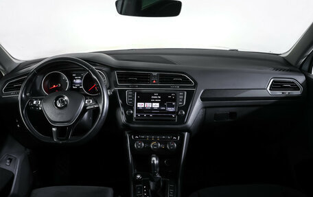 Volkswagen Tiguan II, 2017 год, 1 929 000 рублей, 13 фотография