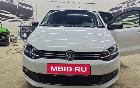 Volkswagen Polo VI (EU Market), 2014 год, 1 100 000 рублей, 2 фотография
