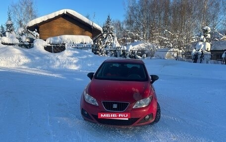 SEAT Ibiza IV рестайлинг 2, 2012 год, 960 000 рублей, 2 фотография