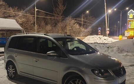 Volkswagen Touran III, 2009 год, 690 000 рублей, 3 фотография