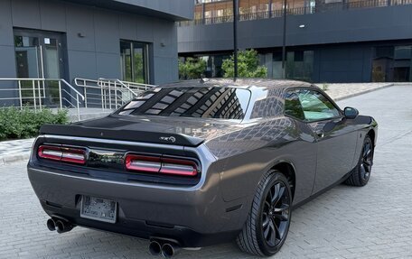 Dodge Challenger III рестайлинг 2, 2017 год, 2 990 000 рублей, 4 фотография