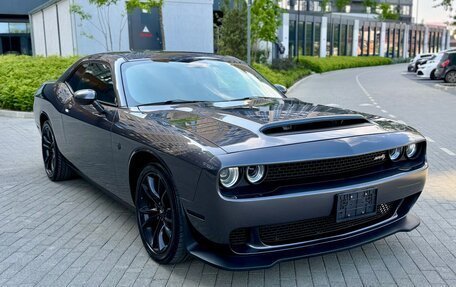 Dodge Challenger III рестайлинг 2, 2017 год, 2 990 000 рублей, 2 фотография