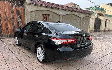 Toyota Camry, 2020 год, 3 300 000 рублей, 3 фотография