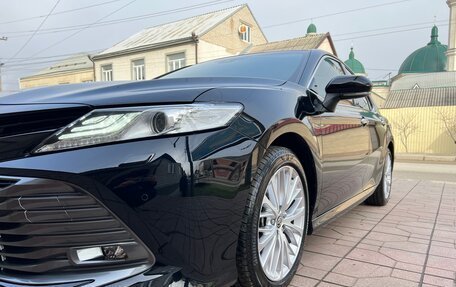 Toyota Camry, 2020 год, 3 300 000 рублей, 10 фотография