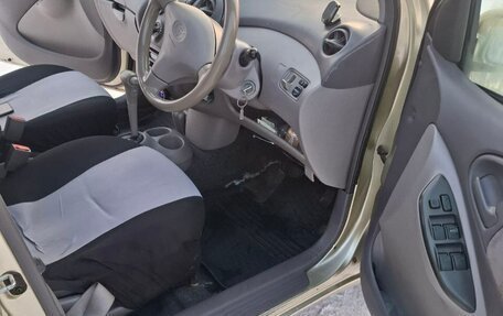 Toyota Platz, 2001 год, 320 000 рублей, 5 фотография