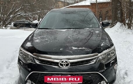 Toyota Camry, 2018 год, 3 100 000 рублей, 2 фотография