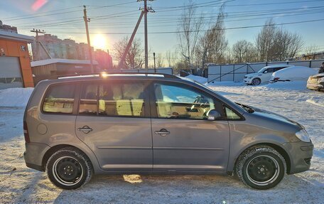 Volkswagen Touran III, 2008 год, 700 000 рублей, 4 фотография