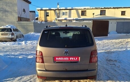 Volkswagen Touran III, 2008 год, 700 000 рублей, 6 фотография