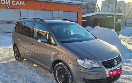 Volkswagen Touran III, 2008 год, 700 000 рублей, 3 фотография