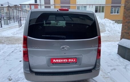 Hyundai H-1 II рестайлинг, 2014 год, 2 200 000 рублей, 3 фотография