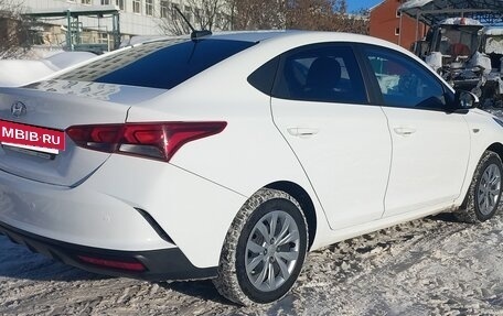 Hyundai Solaris II рестайлинг, 2021 год, 1 795 000 рублей, 5 фотография