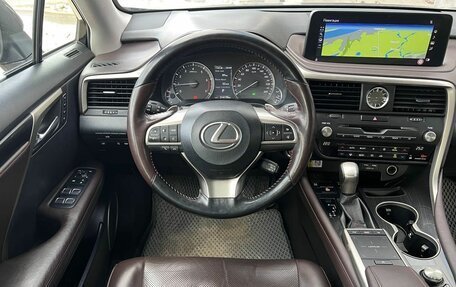 Lexus RX IV рестайлинг, 2019 год, 3 890 000 рублей, 10 фотография