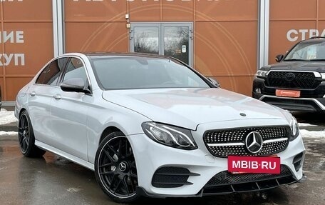 Mercedes-Benz E-Класс, 2018 год, 1 990 000 рублей, 3 фотография