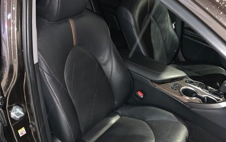 Toyota Camry, 2019 год, 4 000 000 рублей, 10 фотография