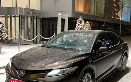 Toyota Camry, 2019 год, 4 000 000 рублей, 3 фотография