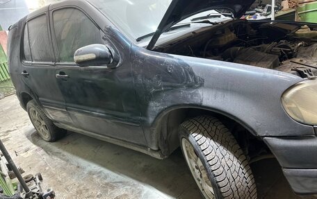 Mercedes-Benz M-Класс, 1998 год, 300 000 рублей, 2 фотография