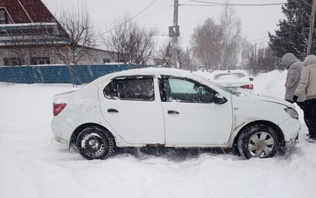 Renault Logan II, 2014 год, 250 000 рублей, 2 фотография