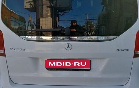 Mercedes-Benz V-Класс, 2015 год, 4 000 000 рублей, 6 фотография