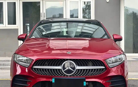 Mercedes-Benz A-Класс, 2022 год, 1 650 000 рублей, 2 фотография