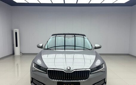 Skoda Superb III рестайлинг, 2025 год, 2 700 000 рублей, 3 фотография