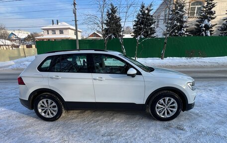 Volkswagen Tiguan II, 2018 год, 2 550 000 рублей, 2 фотография