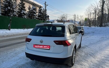 Volkswagen Tiguan II, 2018 год, 2 550 000 рублей, 3 фотография